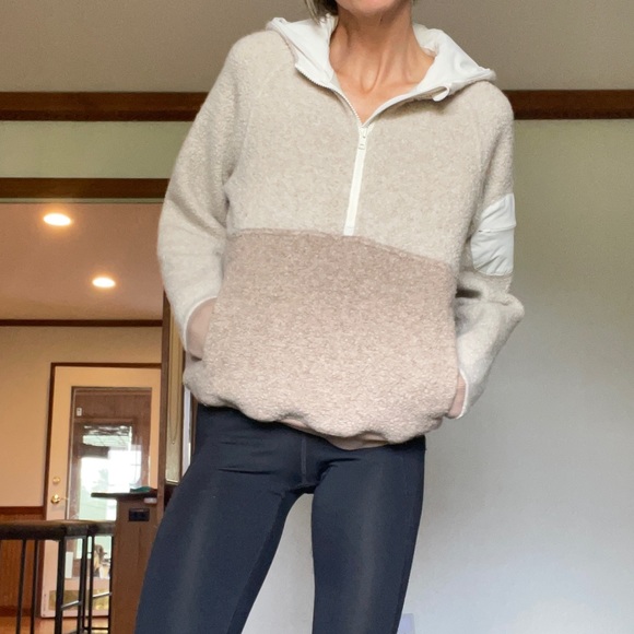 SOLD—Outdoor Voices Megafleece Hooded Jacket Sweatshirt XS EUC - Picture 3 of 15